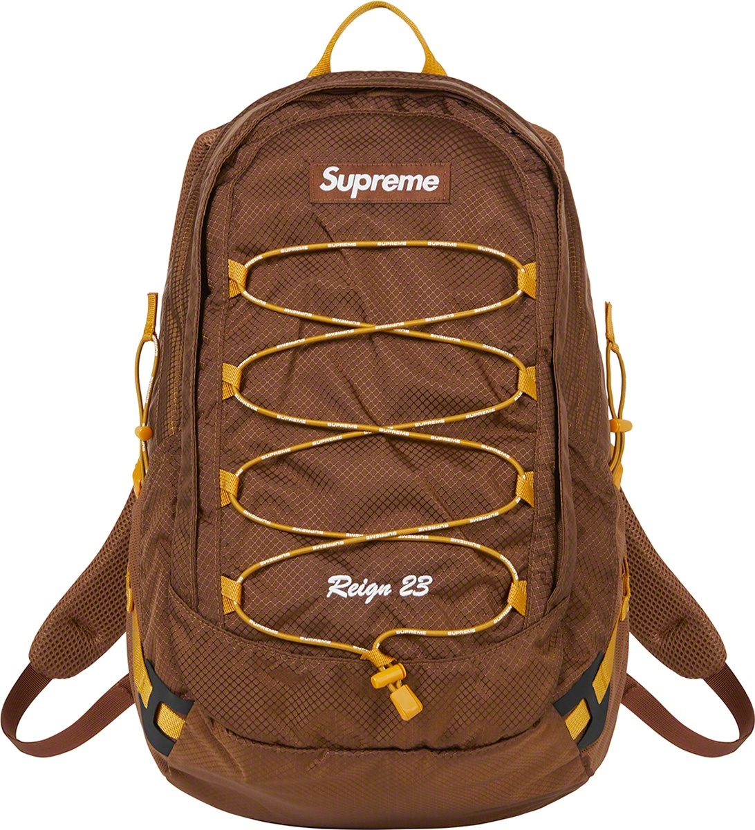 Backpack view 18